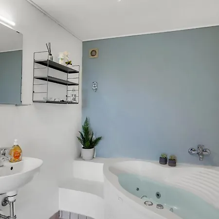 Cozy In With Kitchen Apartmán